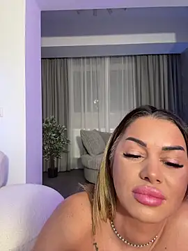 KirstieVegas Chat XXX live