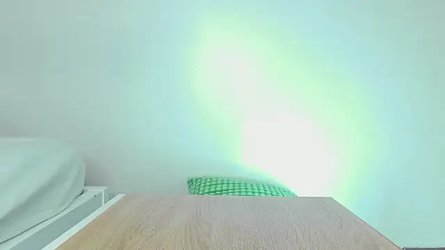 Chat +18 de RiriiBrunette__ ao vivo