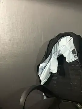 Chatroom XXX en direct de Emily_Rivers_