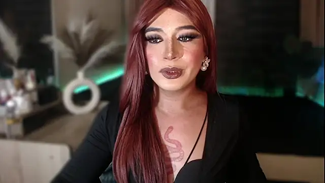 mslilly_croft Show in webcam