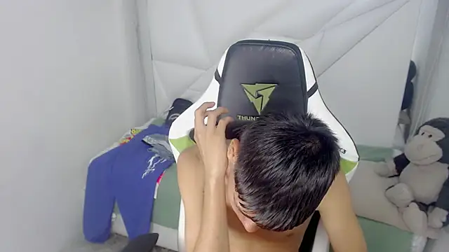 Liarr_ webkamerás műsora