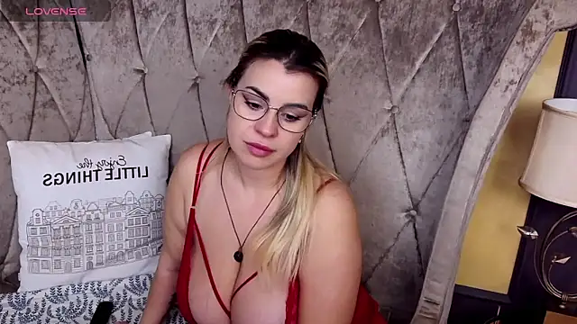 Онлайн чат XXX BustyGizelle