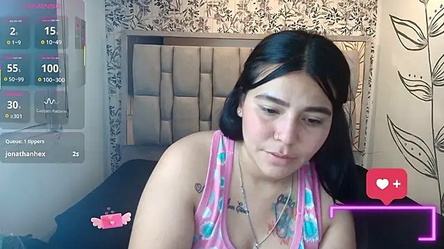 Chat +18 de Kelly__Hot_ ao vivo