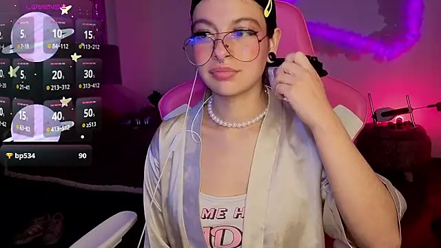 larah_uwu live XXX chat