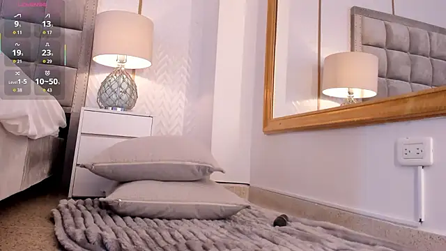 ZaraVesari: απευθείας συνομιλία ΧΧΧ