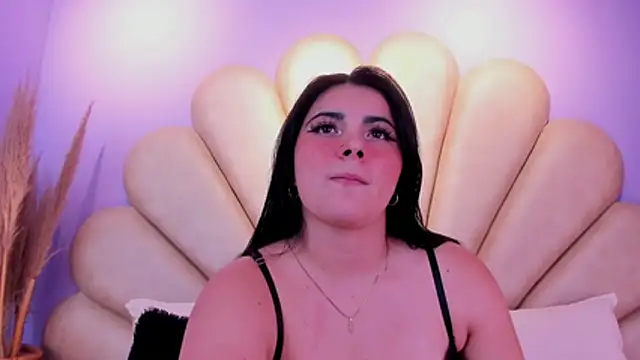 Natasha__Blue Adlı Modelin Canlı XXX Sohbeti