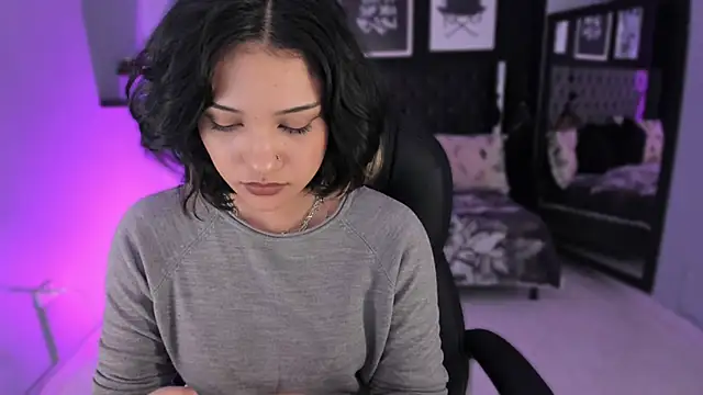 Živý XXX chat renee_shelby_