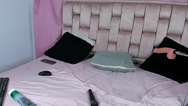 Pertunjukan Kamera Web Emma_Evelyn