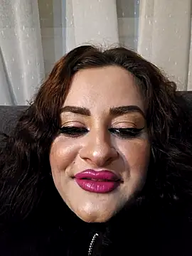 WatchTheQUEEnConQuer88のライブXXXチャット