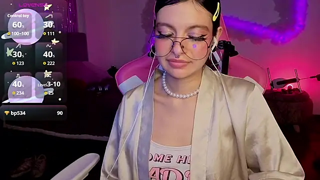 larah_uwu: онлайн-секс-чат