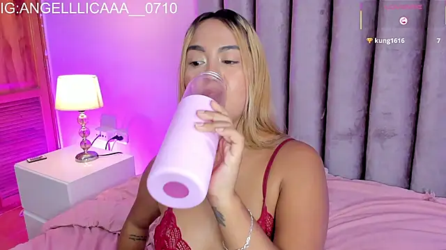 Czat XXX na żywo – Little_Angelica18