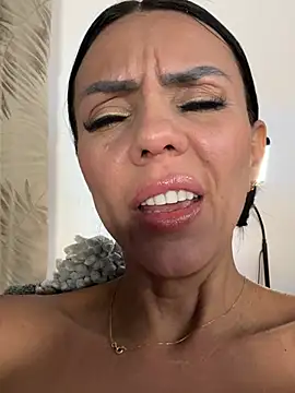 Živý XXX chat SofhiaTaylor