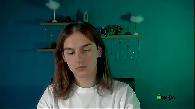 adrian_hart élő XXX-chatje