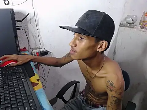 master_tattoo: вебкам-шоу