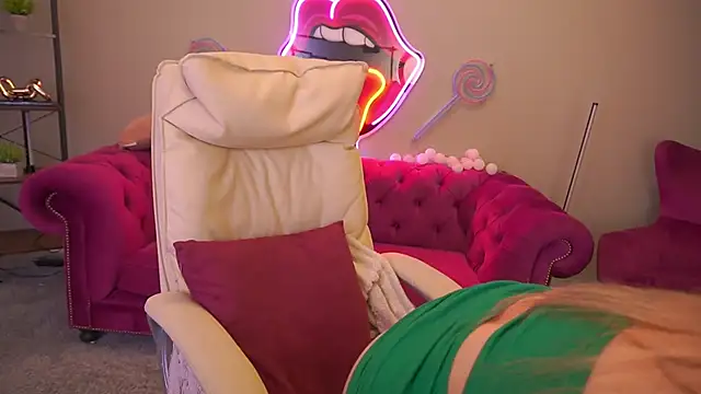 BellaLaPetit élő XXX-chatje