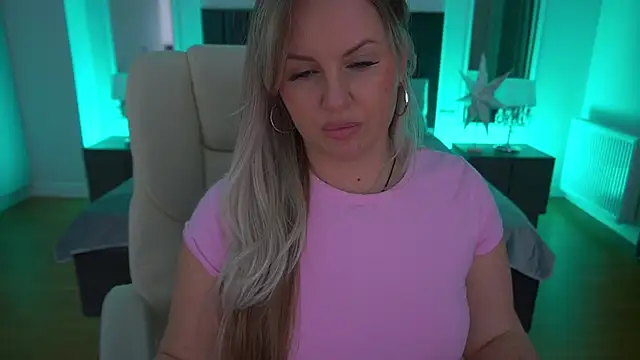 Webkamerová show KiraCandyS