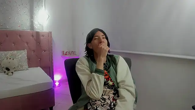 Chat +18 de loverisu-coral ao vivo