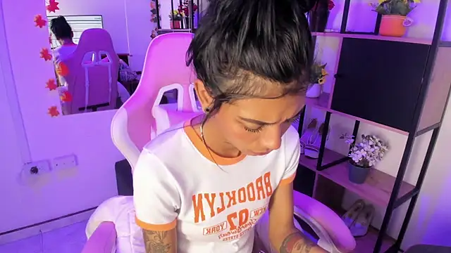 KarlaSlutSkinny__ 现场XXX聊天