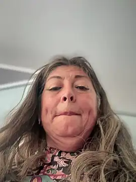 Chat XXX ao vivo de emma_tour