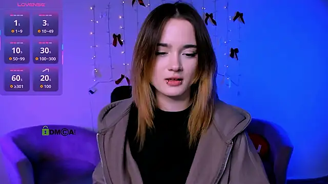 liana_kisses élő XXX-chatje