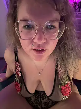 CurvyAnonymousGirl89 Webcam-Show