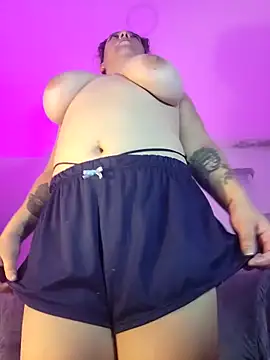 VickyHoult 现场XXX聊天