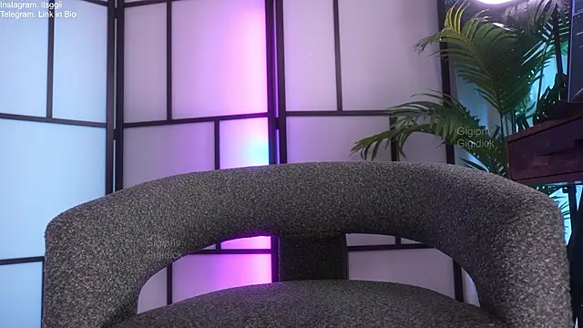 Gigi_ohlala Adlı Modelin Canlı XXX Sohbeti