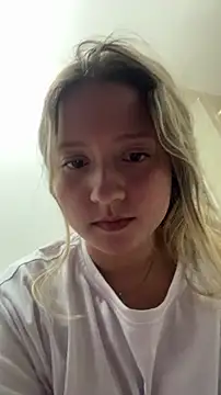 MiaPetit_ Adlı Modelin Canlı XXX Sohbeti