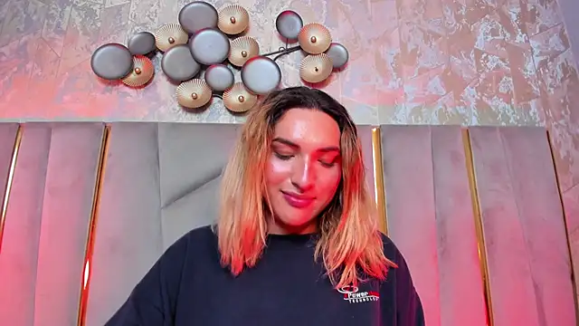 TomLondon_ Adlı Modelin Canlı XXX Sohbeti