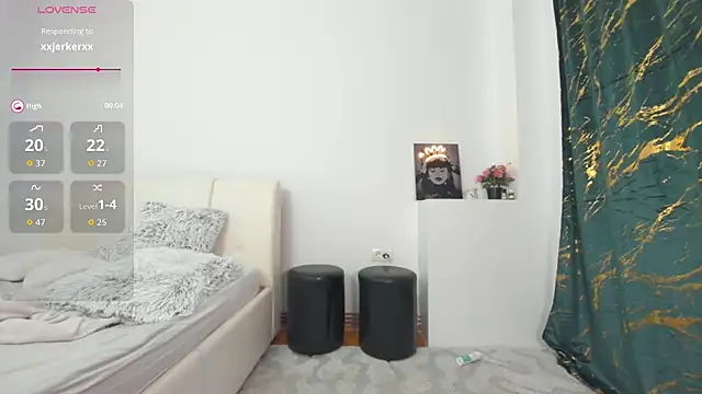 Chat +18 de innocent_eva1 ao vivo