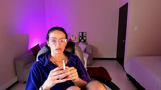 Kristen_Garner Live XXX-Chat