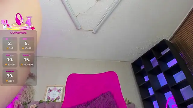 Lia_Keen Adlı Modelin Canlı XXX Sohbeti