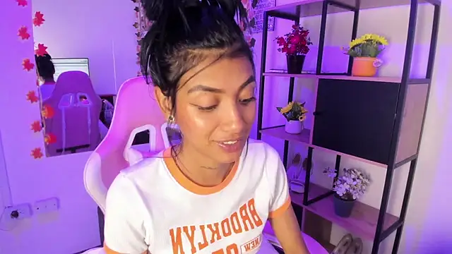 KarlaSlutSkinny__のライブXXXチャット