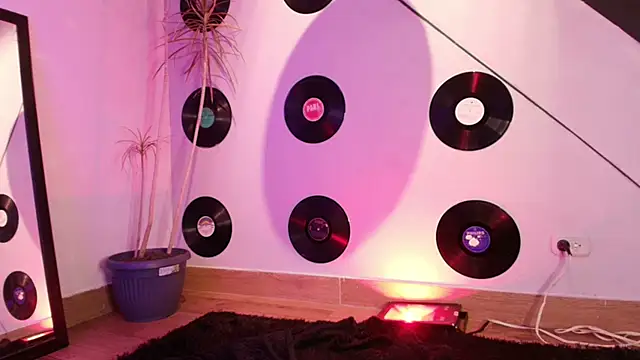 goddess_julieta: онлайн-секс-чат