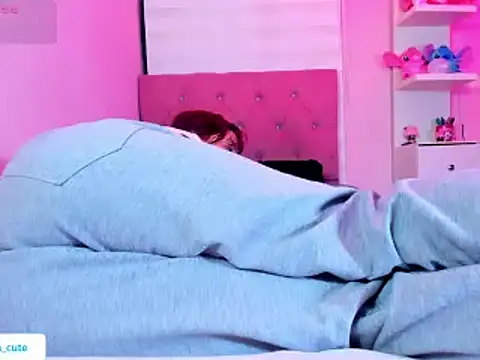 Vannessa__Shy live XXX chat