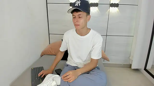 Онлайн чат XXX stephane_rouss