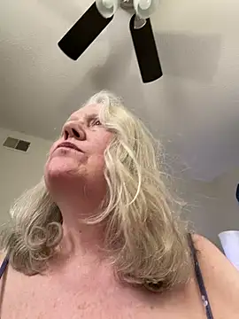 Kaitlyn_Winters Show in webcam