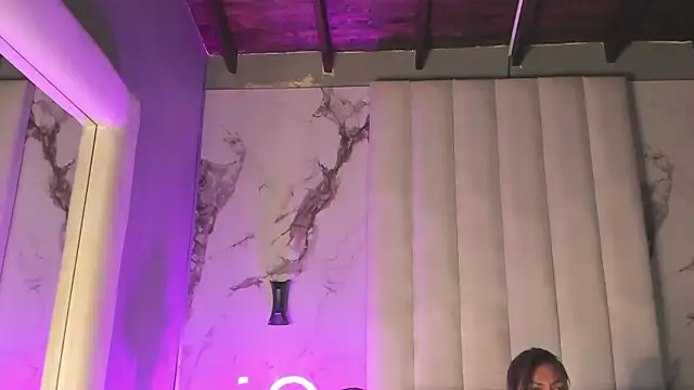 دردشة ZaraKnox الجنسية المباشرة