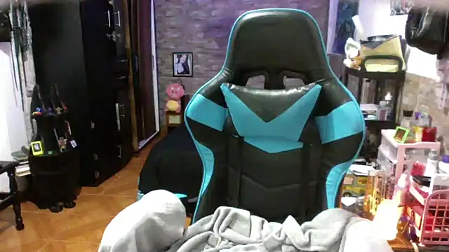 AngelaQueen_ élő XXX-chatje