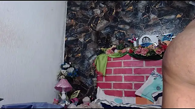 DesireDirtyTS__'s Live XXX Chat