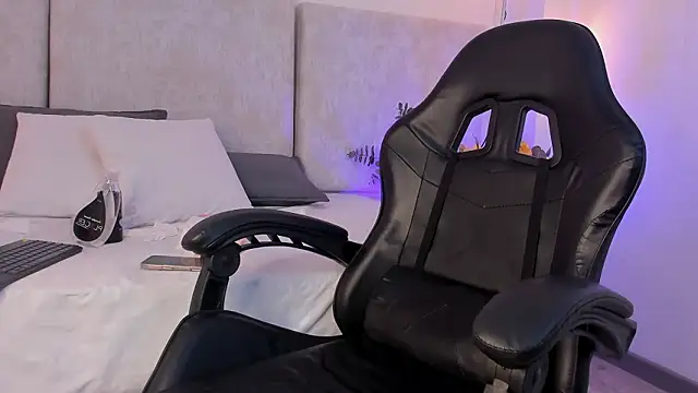 Giselle_Lauren Chat XXX in diretta