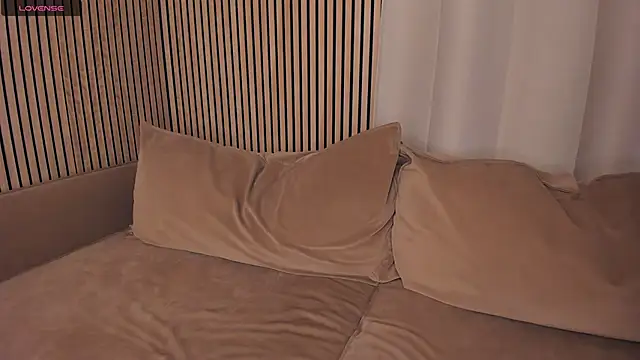 Chatroom XXX en direct de CamieBudworth