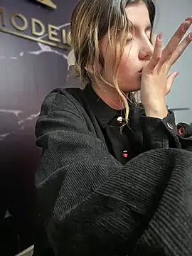 MelissaAlCapone Adlı Modelin Canlı XXX Sohbeti