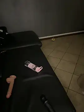 ladyesmee99's Live XXX Chat