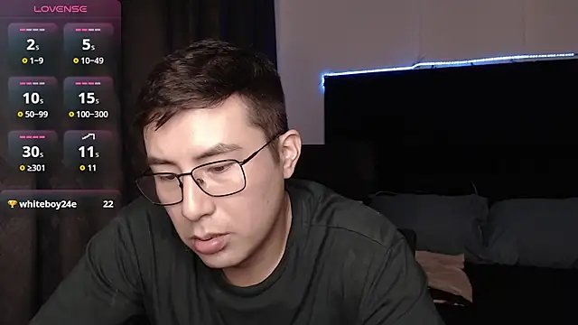 andrewmhilton_ 网络视讯表演