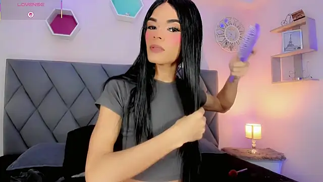 Chat +18 de Amira_Ember ao vivo