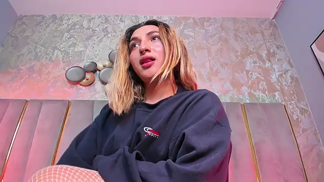 XXX chat uživo modela TomLondon_