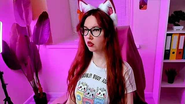 CarolGiggly: онлайн-секс-чат