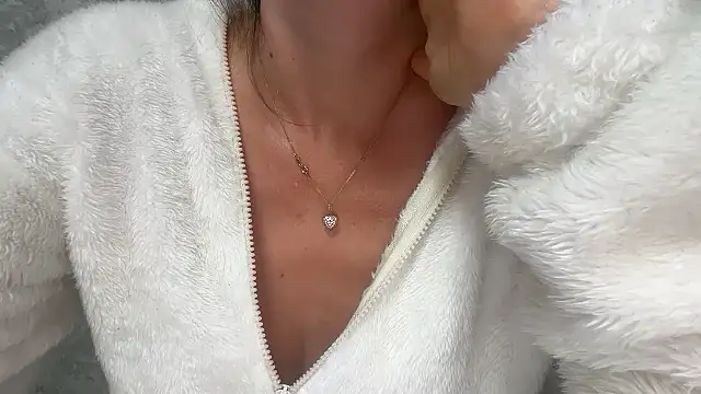 Show modela Angelinaa19 na web-kameri