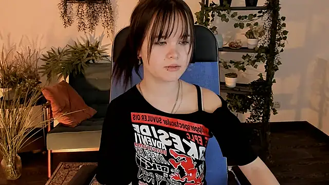 ElainebenessのライブXXXチャット